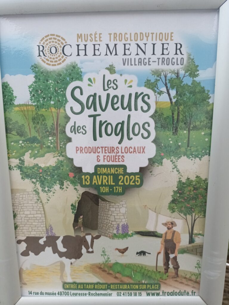 Affiche du Marché des Saveurs dans le village troglodytique de Rochemenier en Saumurois.