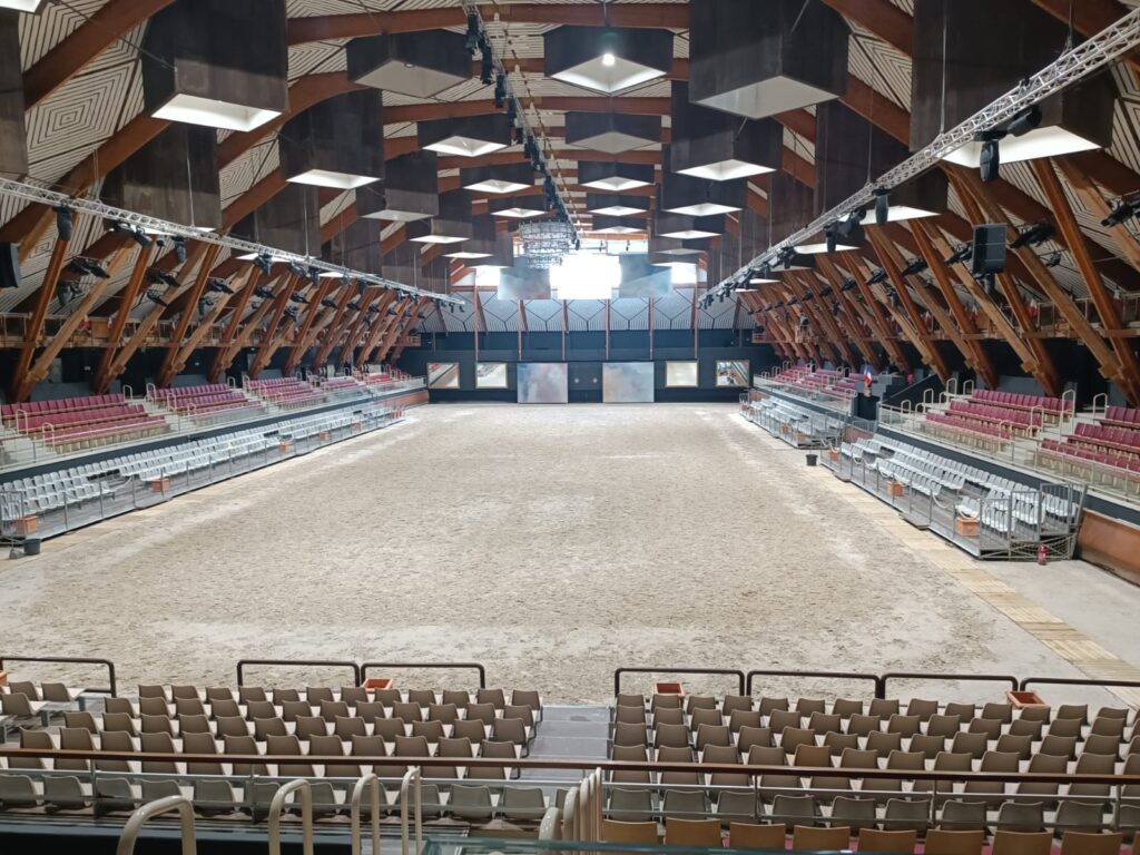 Intérieur du manège du Cadre noir de Saumur
